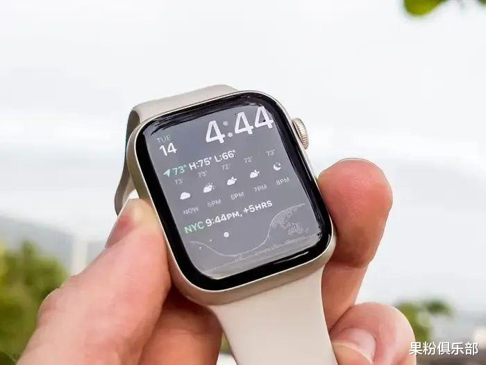 |苹果新官翻机上架，2549 元起