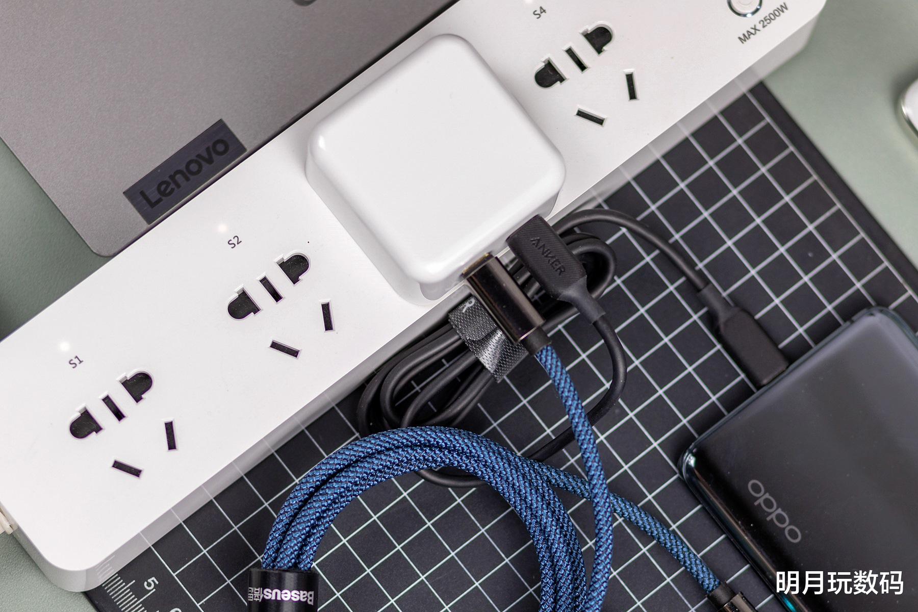 无线耳机|素乐35W氮化镓双C充电器，轻量化设计，又一款苹果平替好产品