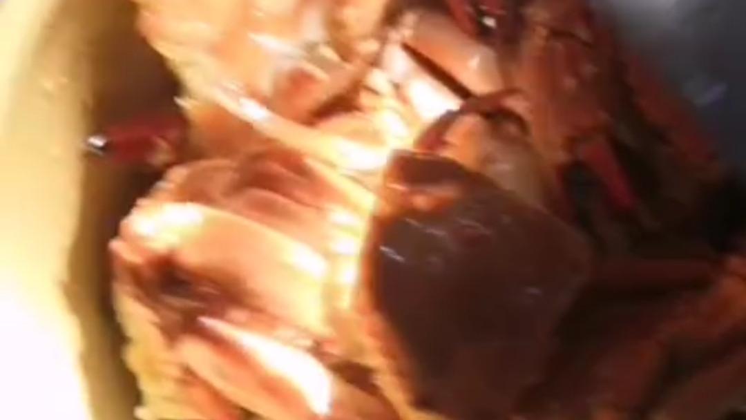 食盐|油炸螃蟹，看到这金黄色很有食欲