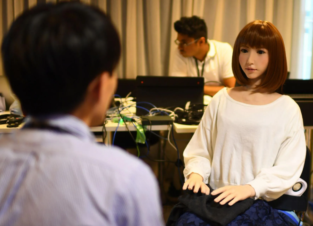 机器人|日本造仿生“女机器人”：内部构造大胆，将缓解男女比例失调？