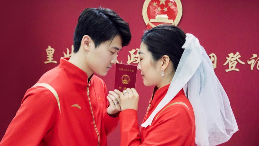 姐姐|《浪姐3》的团宠“姐姐”，节日刚播就官宣结婚，谢娜带头送祝福