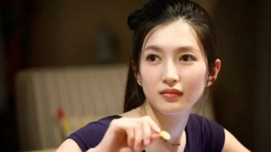 江疏影|江疏影拍戏被吐槽，本人回应是角色问题，网友：没当过妈妈就不能演妈妈？