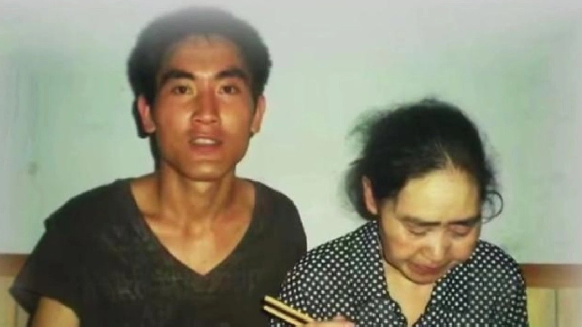 刘秀祥|2009年，刘秀祥千里背“疯娘”上大学，如今他的工作令人自豪