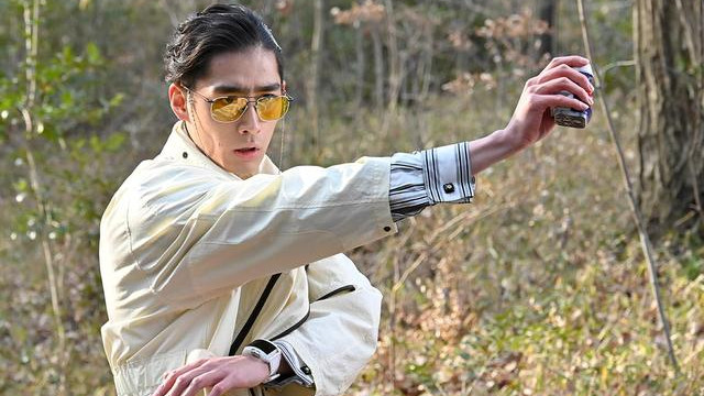 |假面骑士Revice第28话，无敌博士终于变身，花里胡哨“万人骑”登场