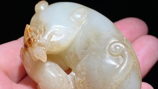 海豚|清中期 和田玉籽料 白玉 耄耋 猫蝶 纸镇