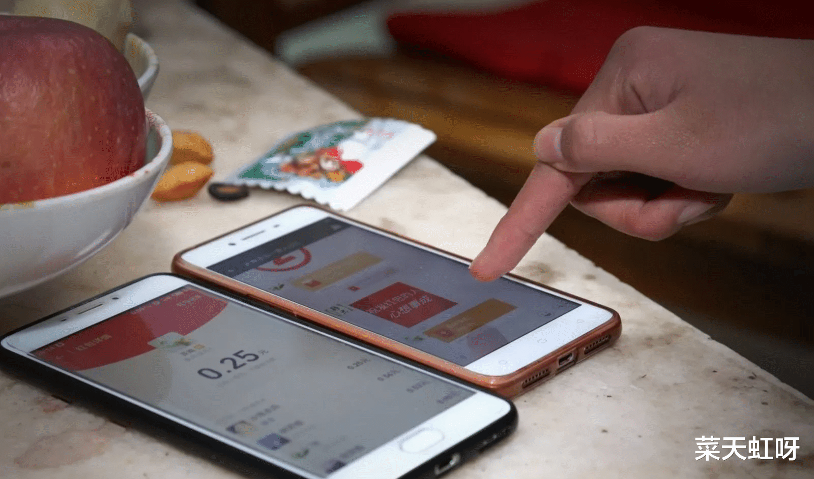 |为什么有人说，饭局上把手机放桌面的行为最能看出一个人的人品？