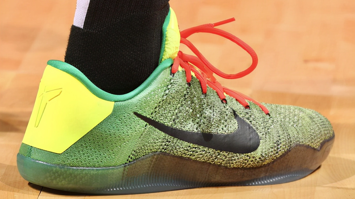 布克|NBA球员上脚：塔克穿Kobe11青蜂侠，李宁和安踏的球鞋都有！