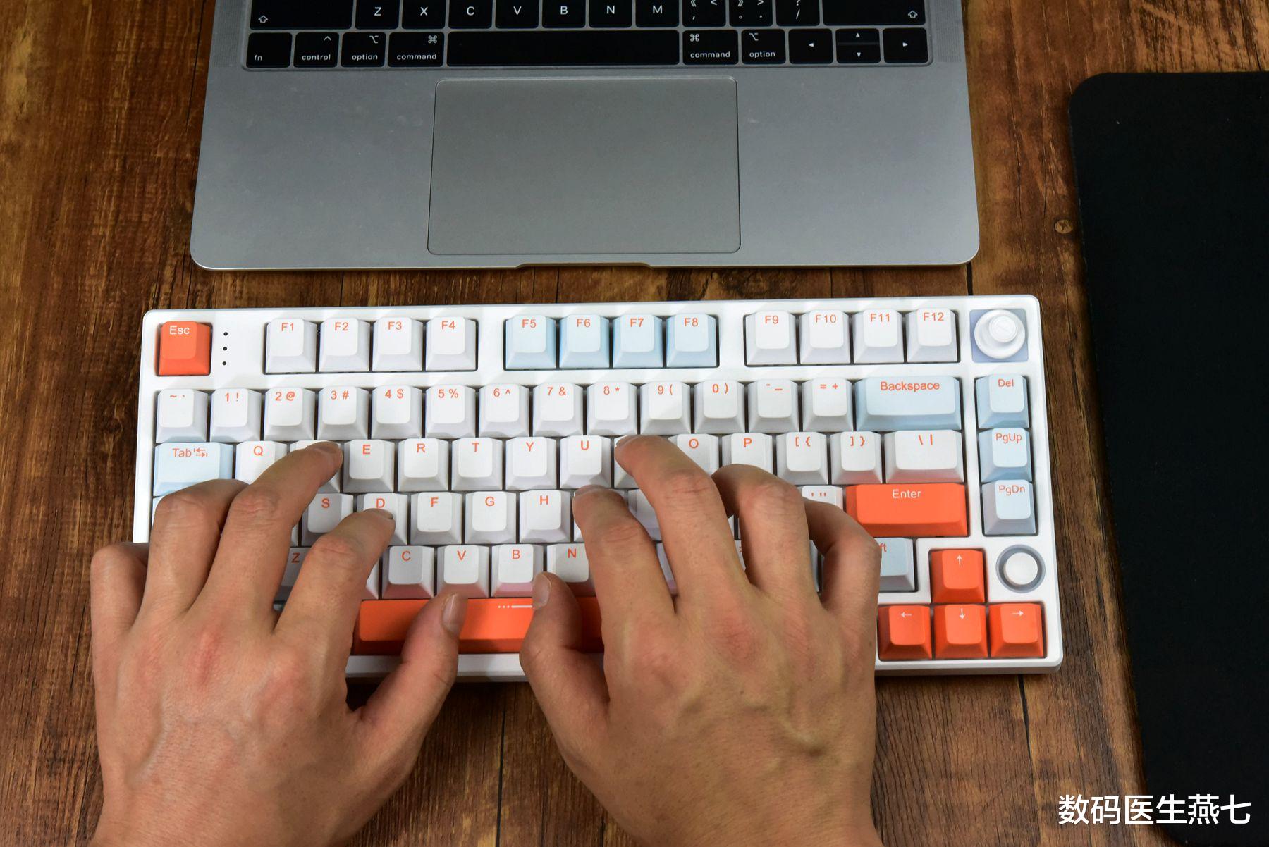 显示器|疯狂堆料只要399元，高斯三模无线机械键盘上演极致性价比国产秀