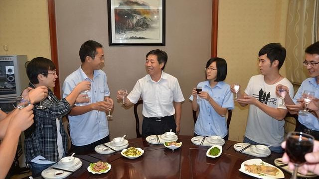 卤水|请客吃饭，不要点菜问价，不懂这5个饭局规矩，白花钱还得罪人