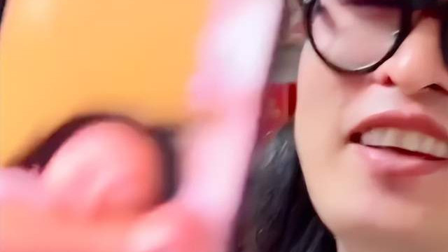 张敏|张敏新老公不行啊，都说生病了还穿着睡衣，老公仍多次让她露脸