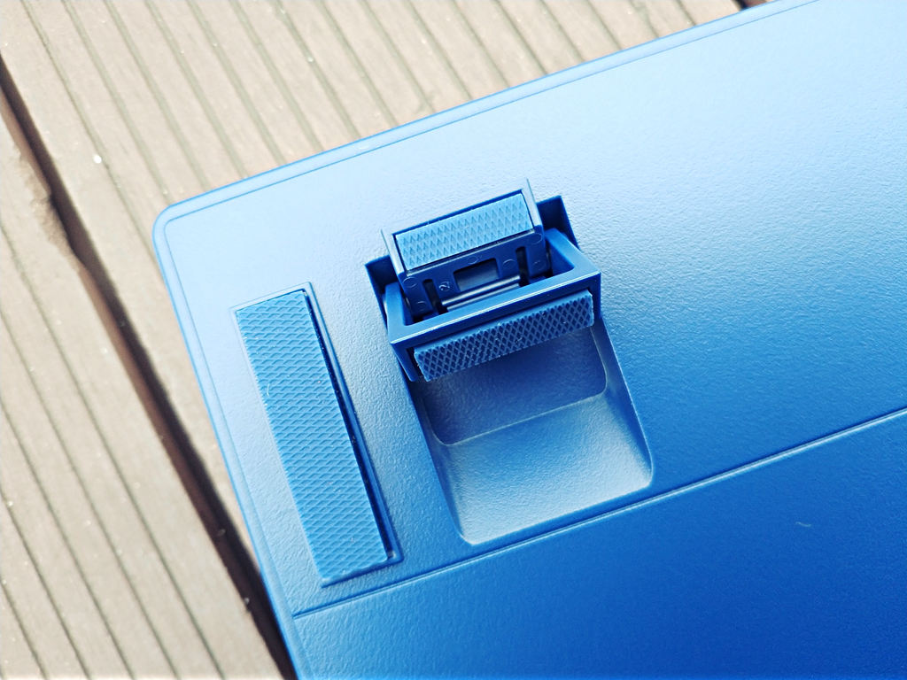 黑鲨5|帅气，好用：ikbc高达自由无线2.4Gcherry红轴