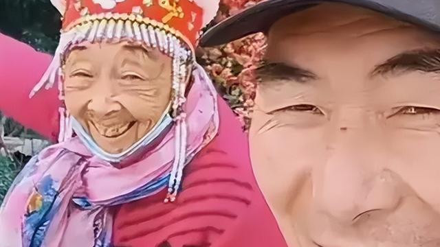 周杰伦|高龄马玉琴直播开美颜，眼袋磨没脸小像洋娃娃，网友：像出土文物