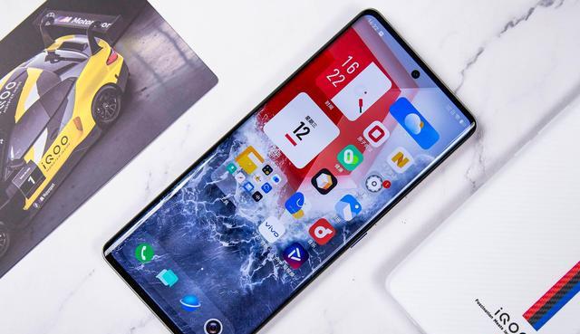 iqoo|iQOO10Pro携手骁龙8+试产，有16+1TB大存储，屏下镜头更惹人眼