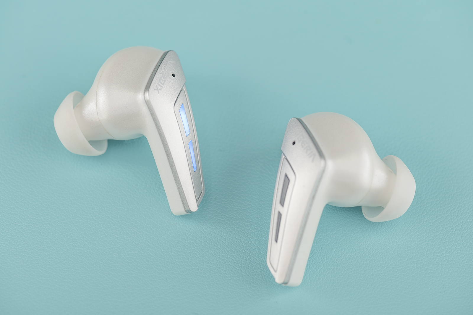 西伯利亚|拒绝同质化，红海中的另类机甲TWS耳机，西伯利亚S2