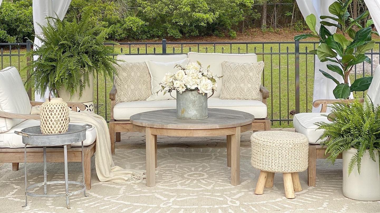 在自家院子也要不负好光景，我愿称它为舒适天花板