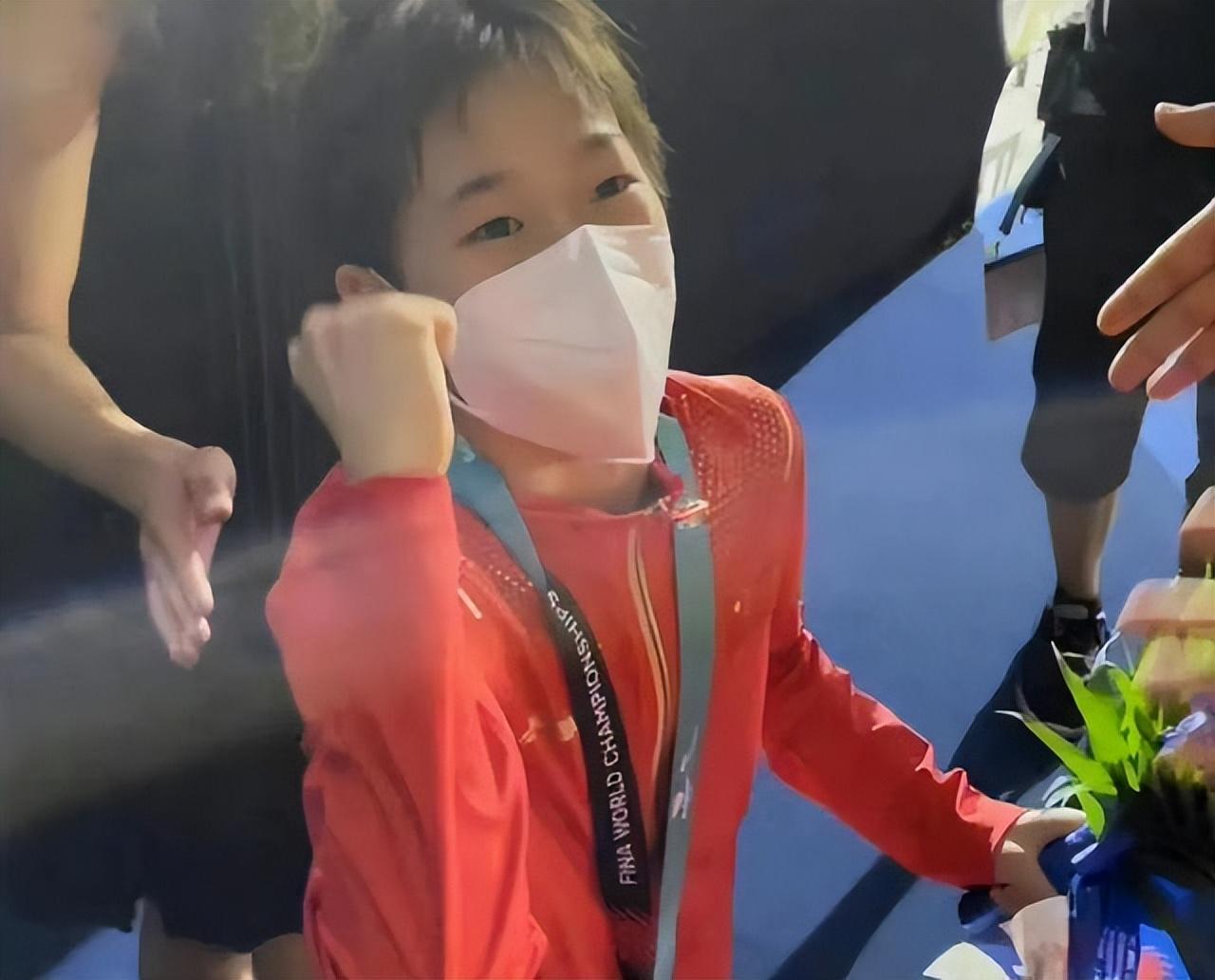 全红婵不服输精神让人称赞! 赛后采访喊话陈芋汐: 下次会好好发挥