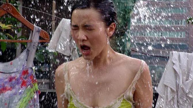 宋佳|让胡歌、黄觉齐声称赞的美人：风情美不是裸露身体，而是袒露内心