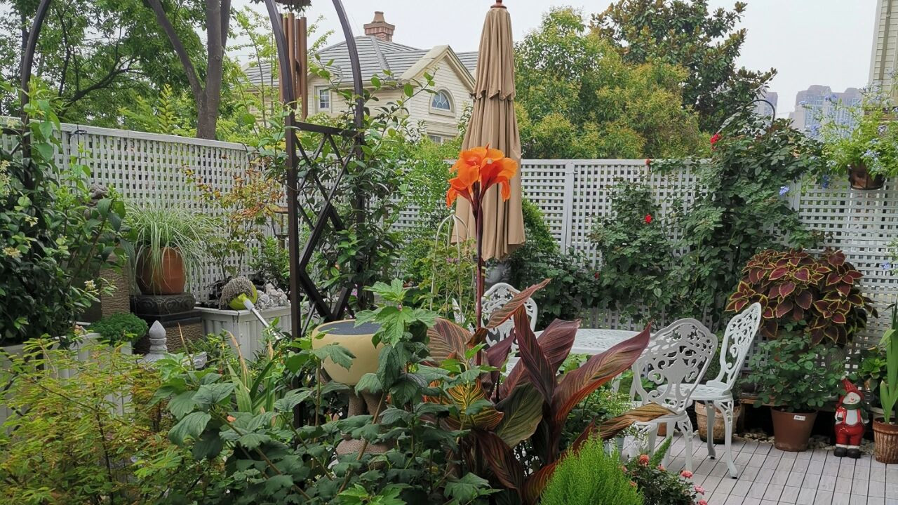 40㎡露台改造，DIY折腾成小花园，每一个角落，都美得一塌糊涂