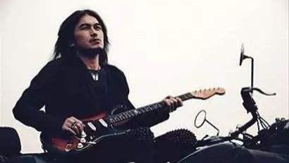 迪克牛仔|“熟男歌手”的不羁往事