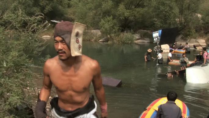 徐玄|本片没有隐喻，因为全是明示！盘点《让子弹飞》电影中埋藏的暗线！