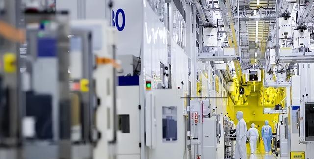 苹果|任正非再出“杀手锏”,华为P60全面国产化,苹果的威胁出现?