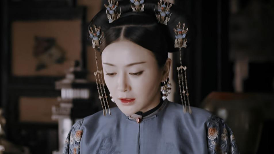 秦岚|带着“富察皇后”的滤镜，我也忍不了42岁秦岚喊同辈人叫“父亲”