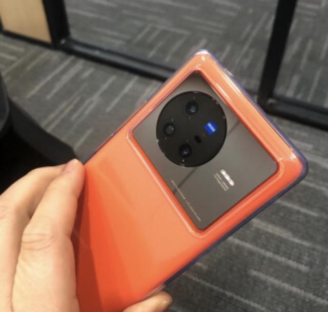 智能机器|iPhone11成3000元价位第一,但内行人都劝我不要入手,换安卓手机