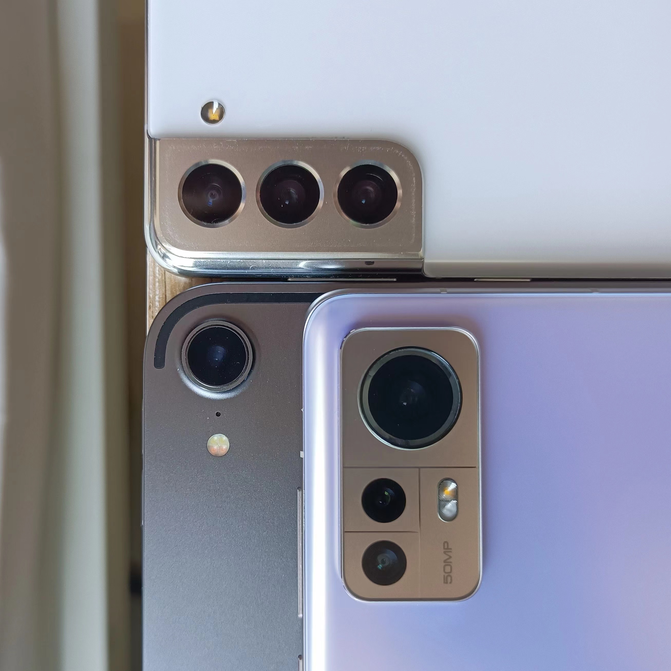 小米科技|小米12在安卓界是不是够保值?半年才跌800,最贵的是CPU吧