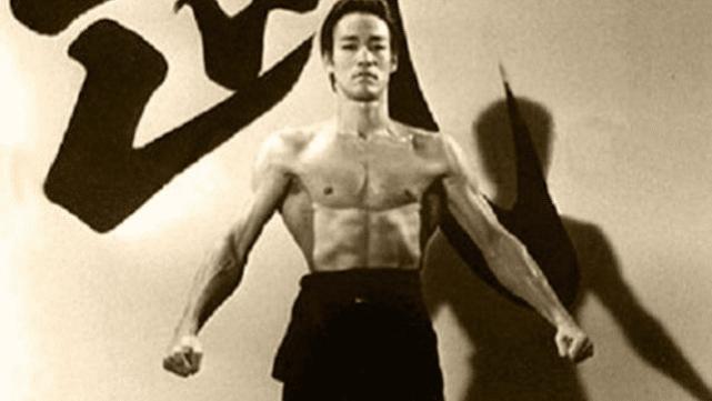 李小龙|李小龙离世以后, 妻子被徒弟糟蹋后抛弃, 儿子也意外中枪成悬案