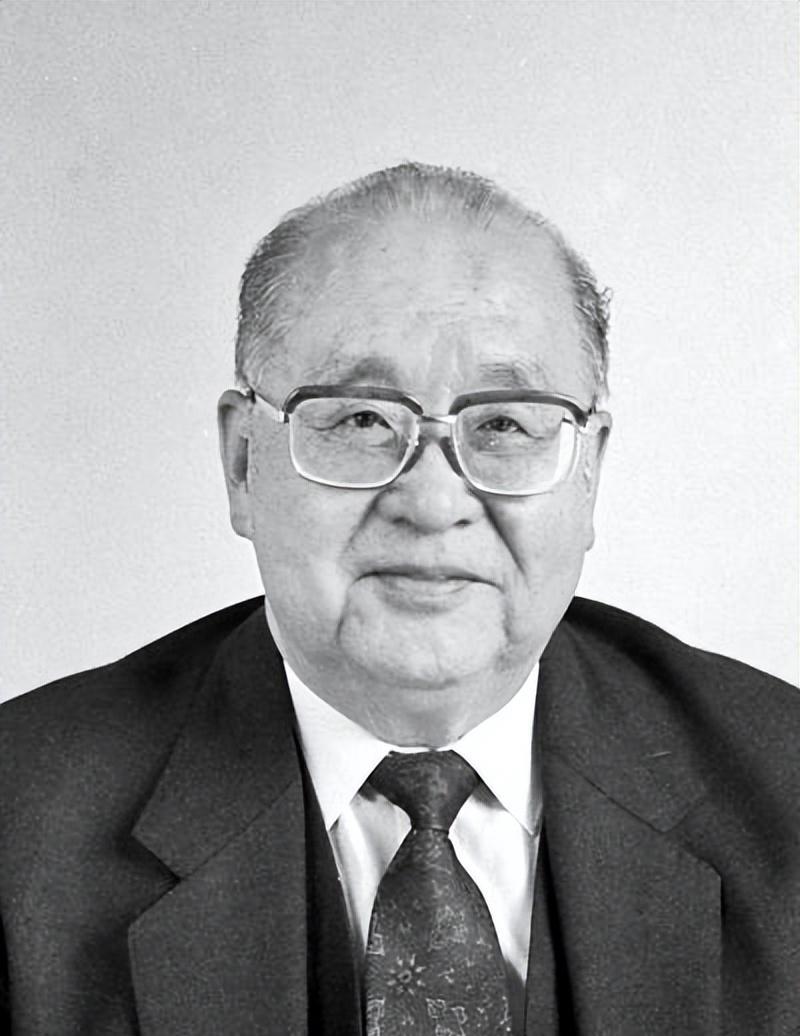 他是京城官二代, 建国后官至副国级, 妹夫正国级, 妹妹世人皆知