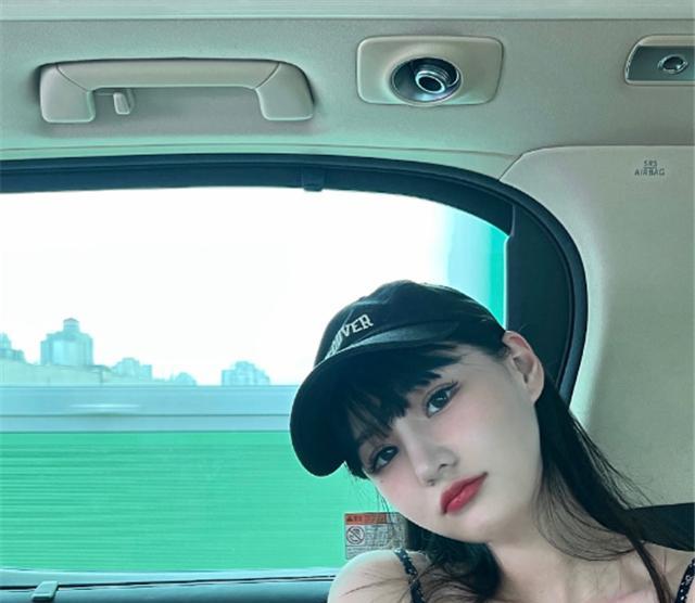 奥咪咪|奥咪咪晒小乌兹“走位”,香锅谈严君泽结婚:给我发请柬那肯定去