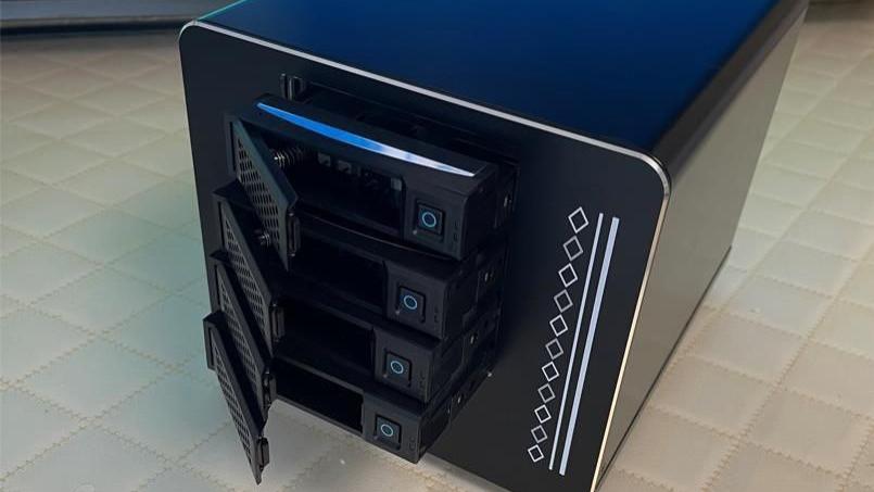 机箱|J4105 NAS主机itx 黑色4盘位机箱开箱体验