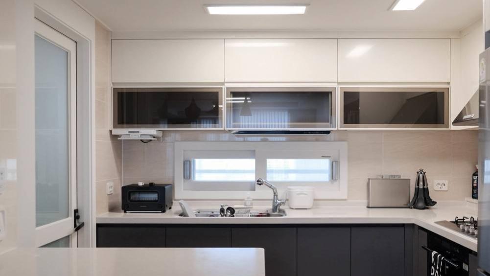 日本厨房6个机智设计，值得我们学习，特别是踢脚线抽屉太人性化了