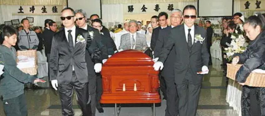 2010年王天林去世，谢贤黄日华为其扶灵，儿子王晶被称烂片之王