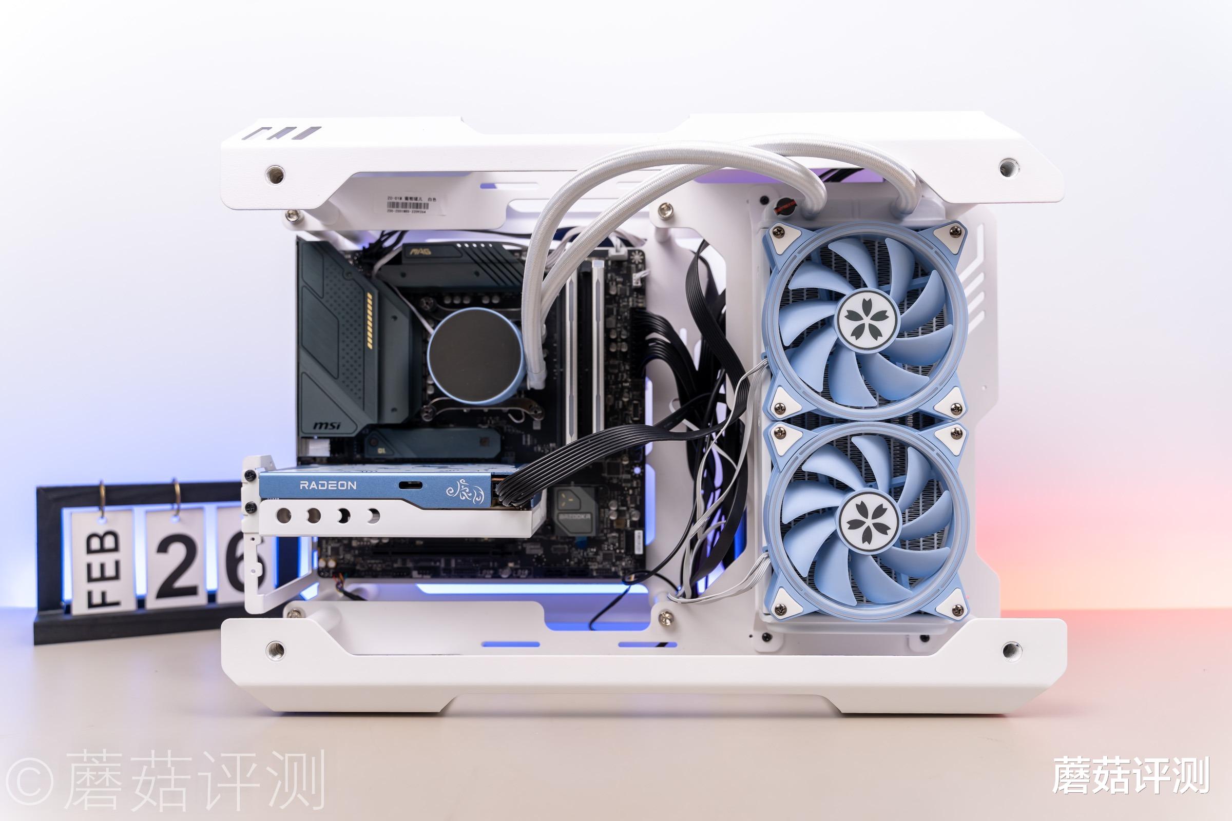 Ubuntu|高颜值主机谁不爱？只为那一抹白兰、盈通樱瞳花嫁系列主题装机 评测