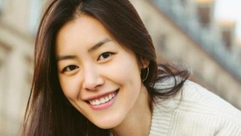 刘雯|刘雯晒初夏三连拍，冲上热搜，网友直呼美到了