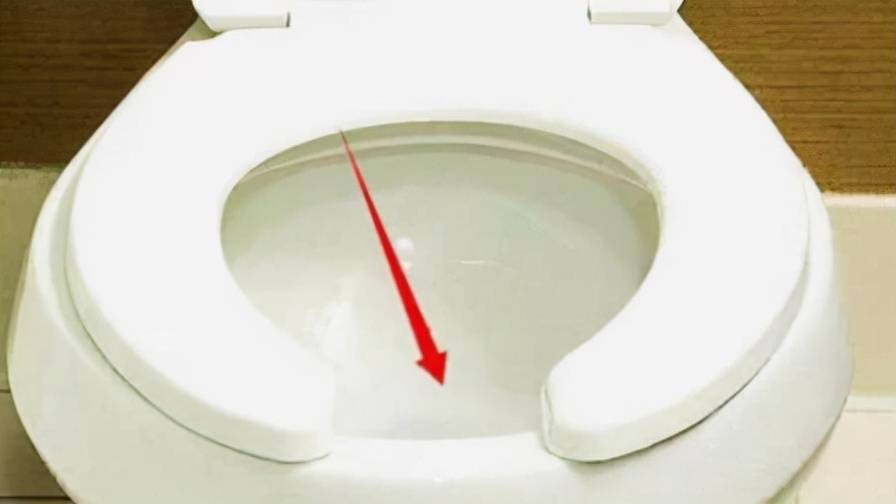 为什么美国的马桶盖上有个缺口？难道是中外有别？这个设计好独特