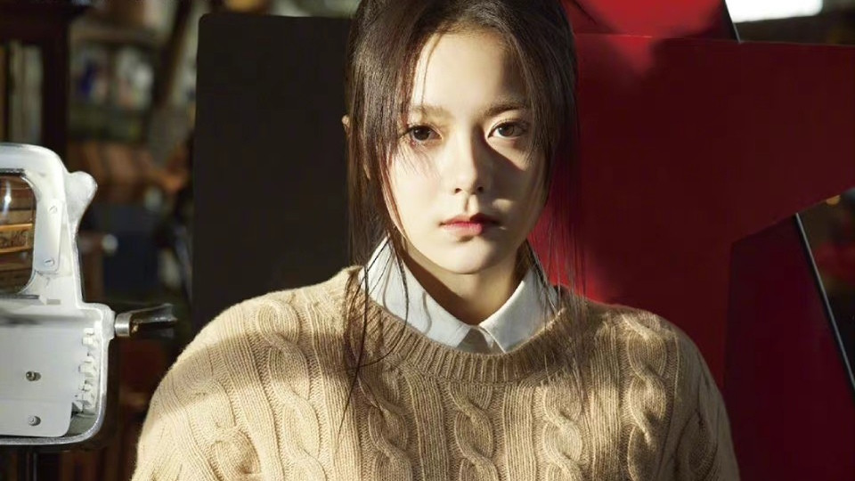 张子枫|没想到2022年开年，张子枫和赵今麦，就给00后小花做了不好的示范