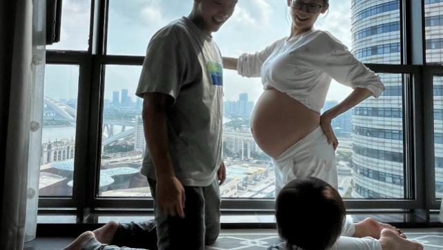 郑恺|因《奔跑吧》一战成名，留恋情场的郑恺，现今浪子回头，一心归家