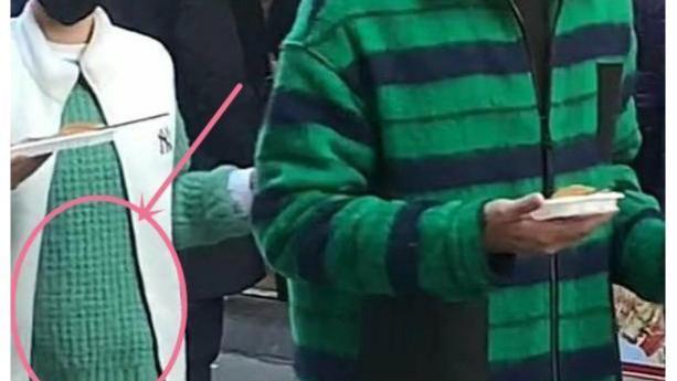 赵丽颖|张嘉倪和买超逛小吃街，嫌弃偷拍者，网友：重点是肚子