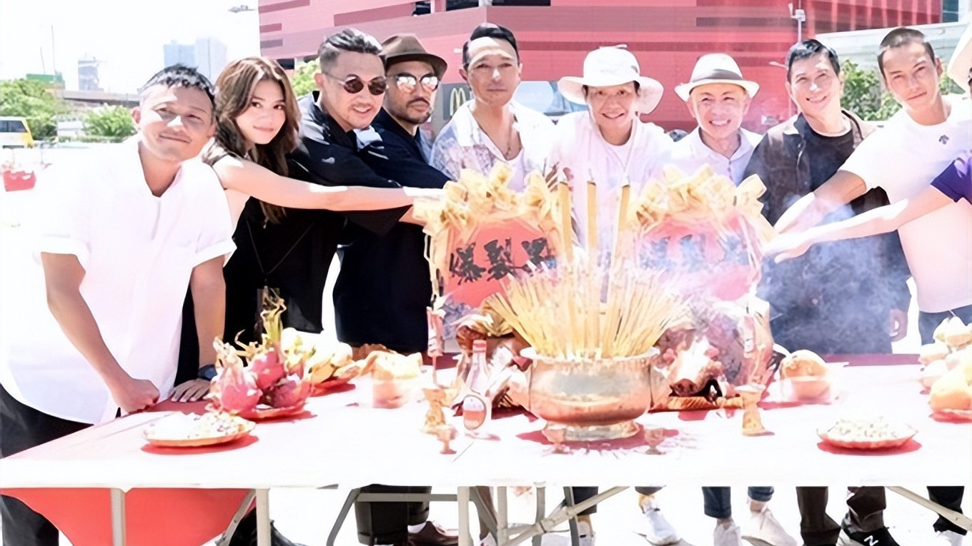 张家辉|陈伟霆与张家辉合作！多年后再拍港产片难掩兴奋，留寸头男人味足