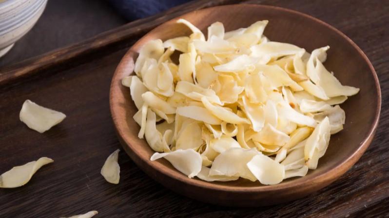 凉皮|建议中老年人，多吃“碱性”食材，试试这4道家常菜，润燥不上火