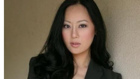 章小蕙|她败光两大富豪亿万家产，十几万的裙子穿一次就扔，如今变成这样