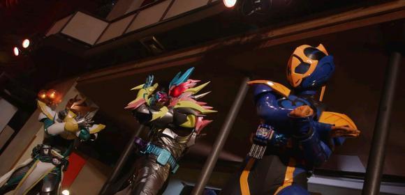 |礼拜四夏季剧场版:楼师傅终于复活了,贝尔迎来超越形态!