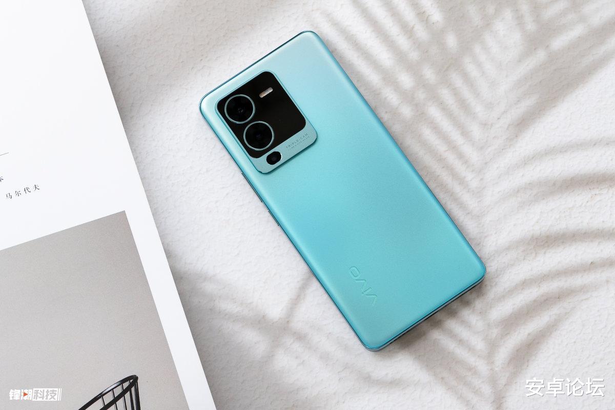 芯片|极具科技感的设计与夏日色彩,vivo S15 Pro图赏