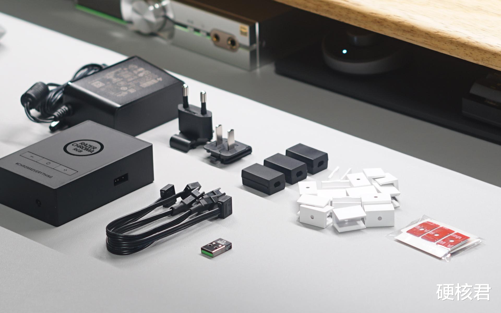 雷蛇|桌搭必备，RGB氛围感拉满！雷蛇Chroma幻彩灯带体验！