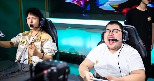 狼队小胖回归, 首先遭殃的就是ag超玩会, 恐怕要打卡位赛稳s了?