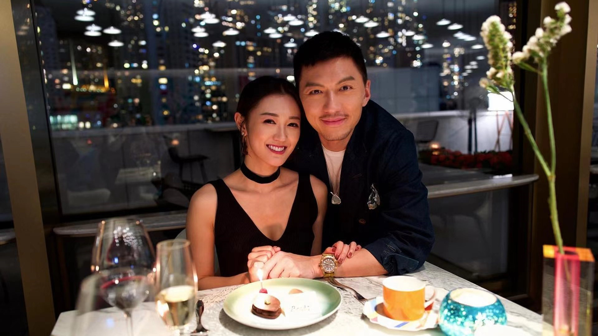 袁伟豪|被称“软饭王”，TVB人气小生与太太一句话定情，曾“告白”周励淇被重提