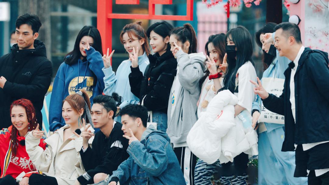 德云社|德云社演员跨界交友，请朋友到剧场听相声，网友：这朋友值得交