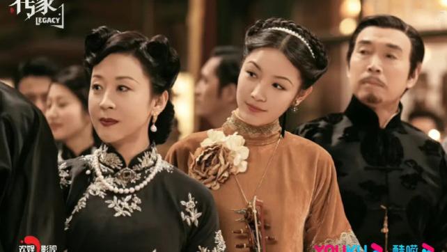 三姐妹|《传家》：易家三姐妹谁最受宠爱？小丫鬟的抱怨声直接给了答案